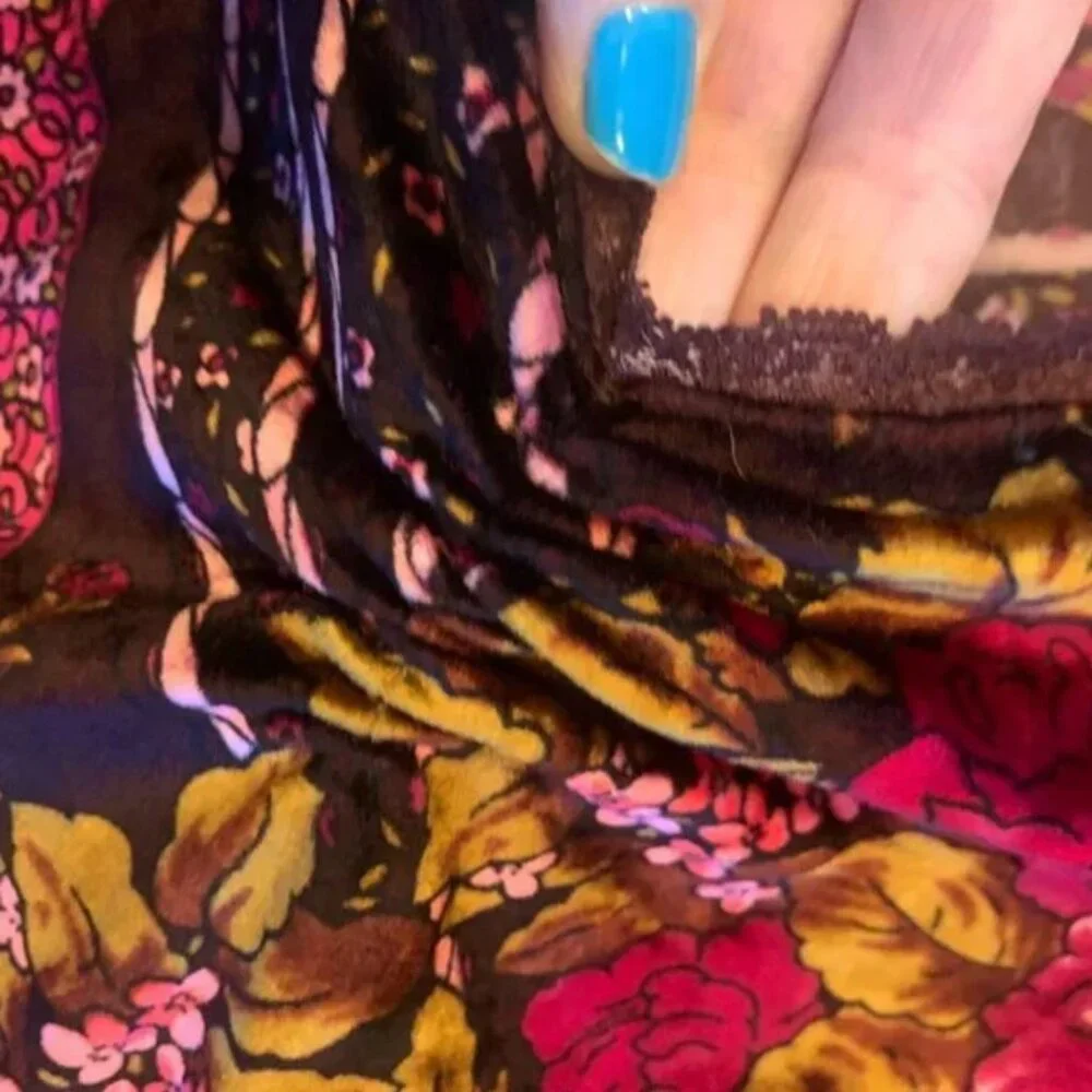 Vintage Betsey Johnson Size Small, Rare find, soft and stretchy crushed velvet - Picture 10 of 11